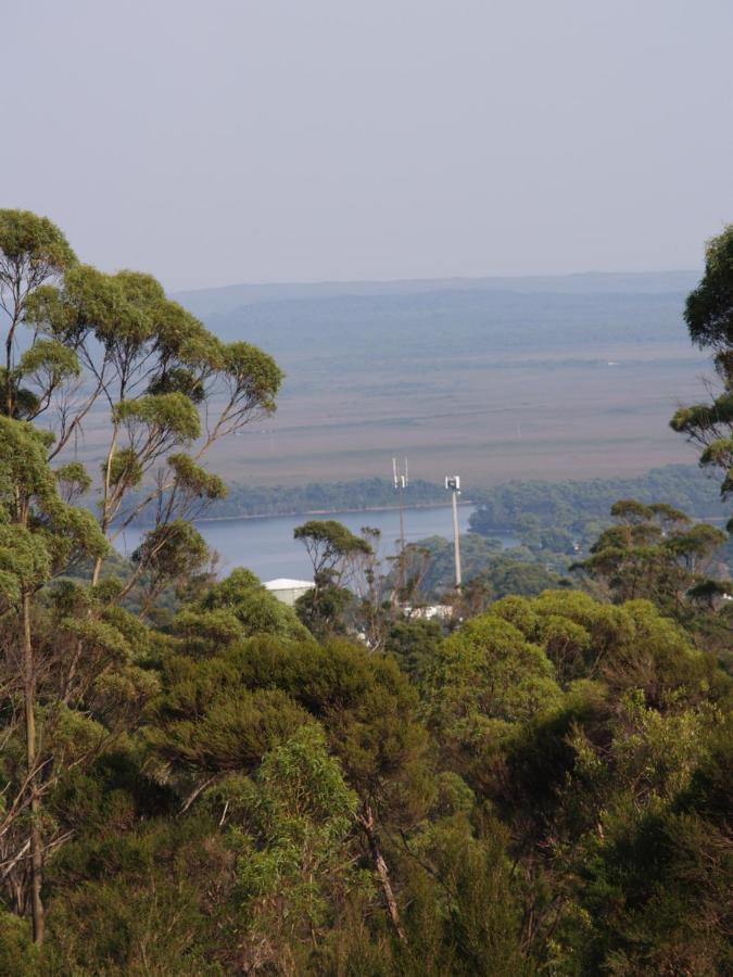 A Bird'S Eye View Strahan Exterior foto